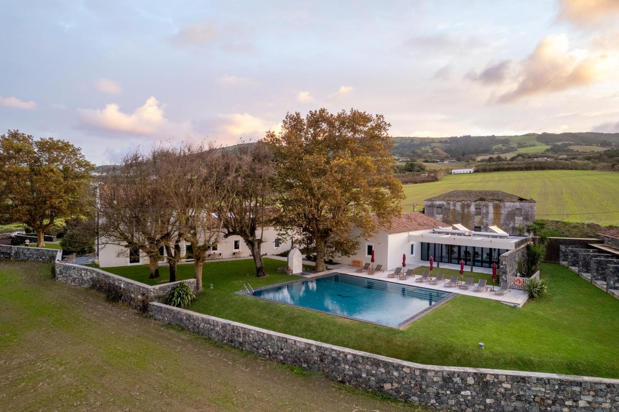 Sensi Azores Nature And Spa Ginetes Exterior photo The swimming pool at the hotel